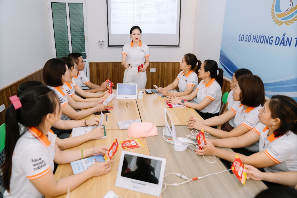 ThS. Vương Thu đào tạo thực chiến bàn tròn